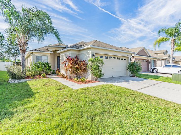 3rd image of 6813 Aramon Ct
