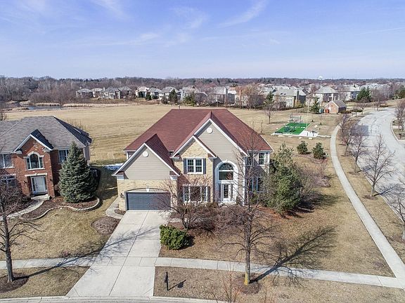 3rd image of 2275 Brookwood Dr