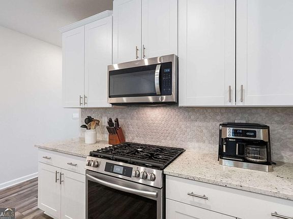 5th image of 350 Timberland Ave