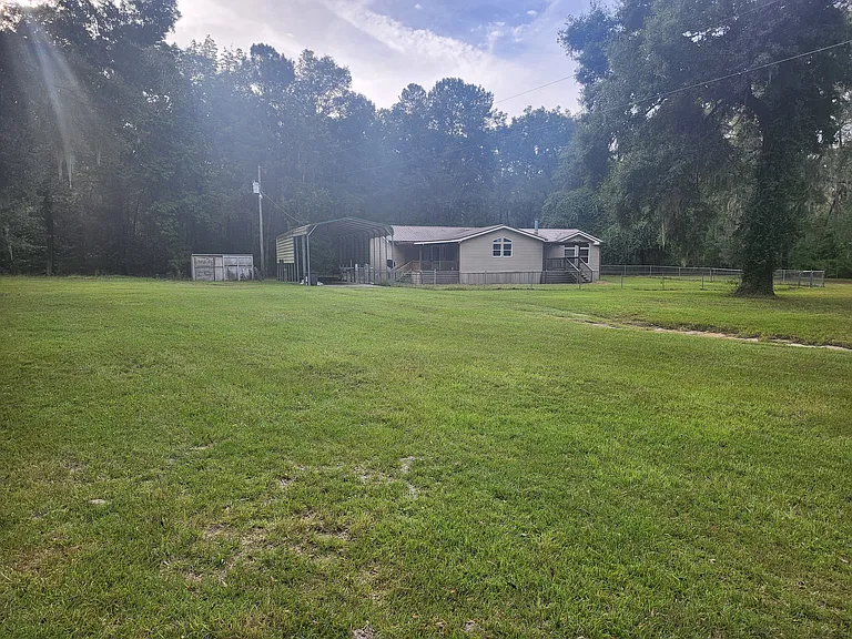 SW Buck Ct — Photo 3