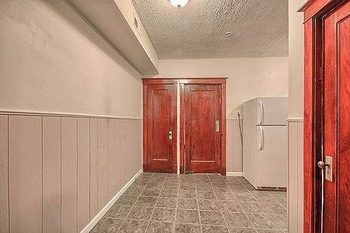 5th image of 4212 Lawn Ave #A