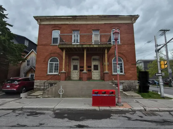 606 Somerset St W #604, Ottawa, ON K1R 5K2