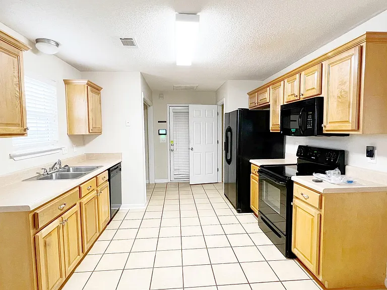 112 Marcelline Ct — Photo 3