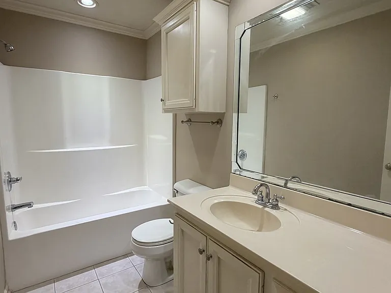 124 Saint Fabian Dr — Photo 9