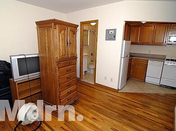 2nd image of 646 10th Ave APT 1D