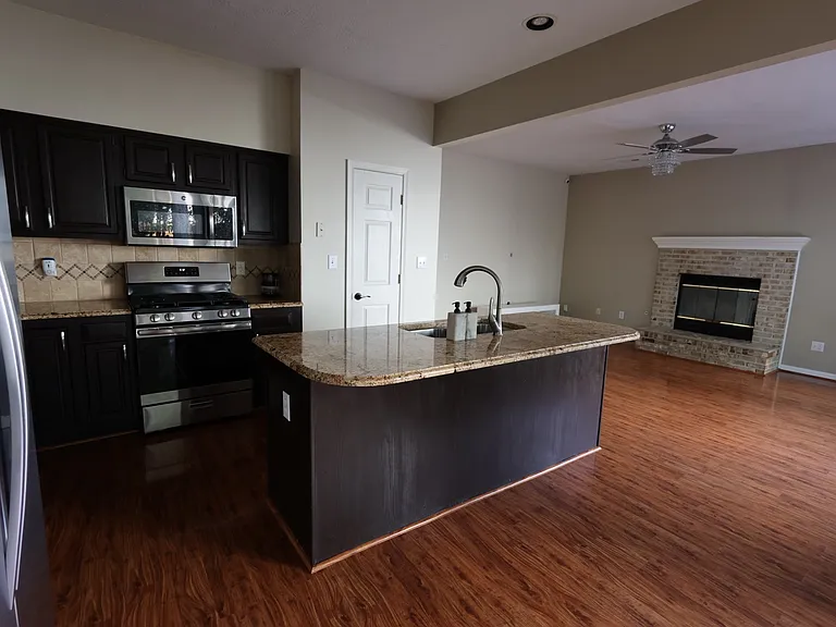 401 Rock Creek Ct — Photo 7