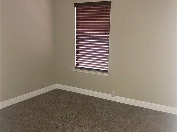 3rd image of 3221 Bent Creek Dr