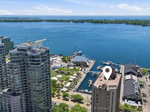 250 Queens Quay W #1702, Toronto, ON M5J 2N2