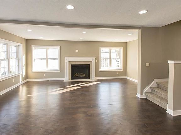 4th image of 21375 Maplewood Ave