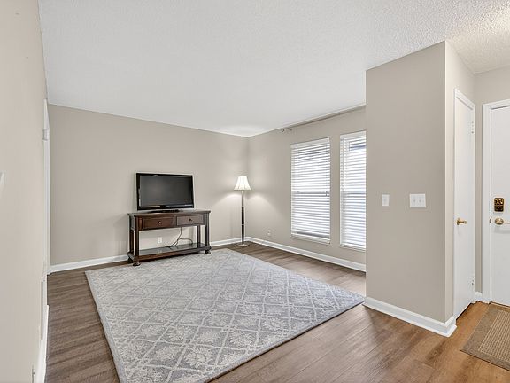 5th image of 500 Paragon Mills Rd APT B1