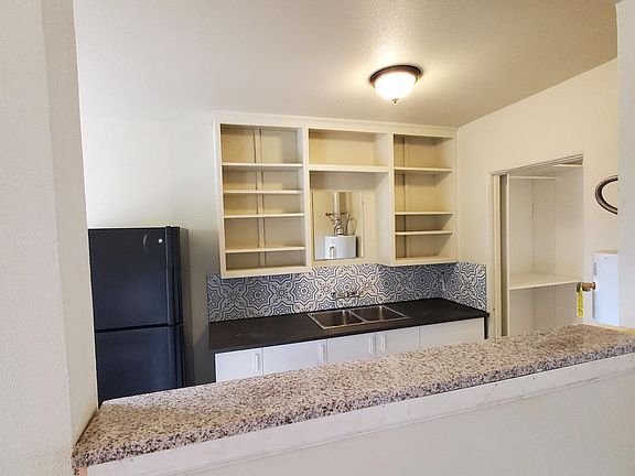 4th image of 815 E Turney Ave #3