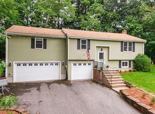 30 Maplewood Ave, Tyngsboro, MA 01879