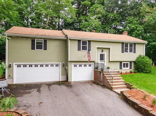 30 Maplewood Ave, Tyngsboro, MA 01879