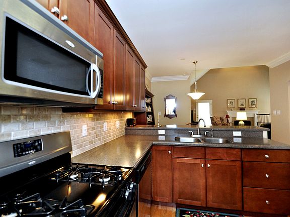 3rd image of 1431 Kenton Way