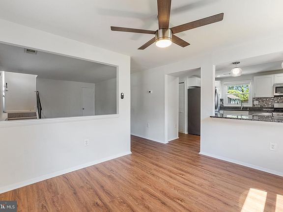 5th image of 641 Chapelview Dr