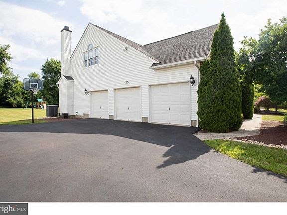 2nd image of 72 Providence Dr