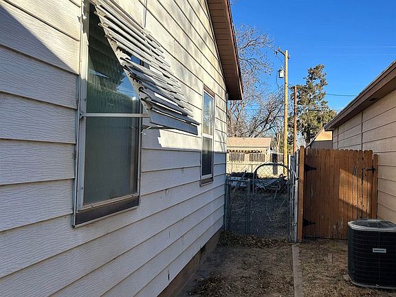 4th image of 402 Rosedale St