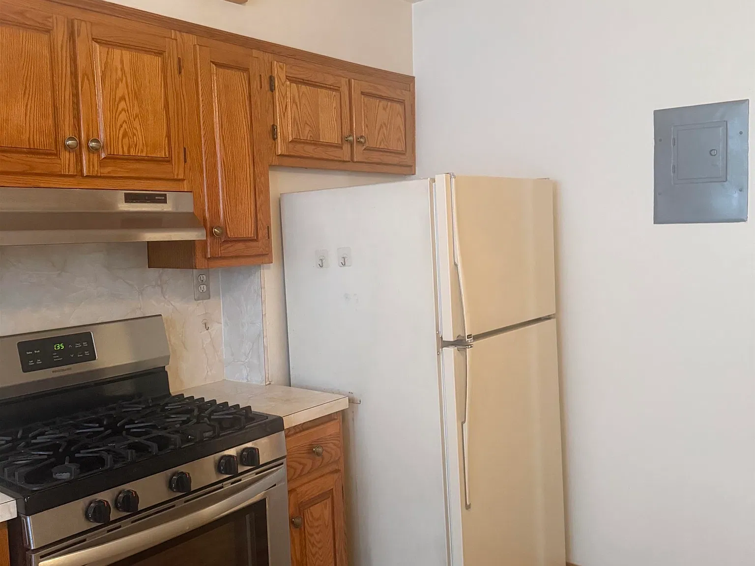 2 bed, 1.0 bath, $1,800 — Photo 4