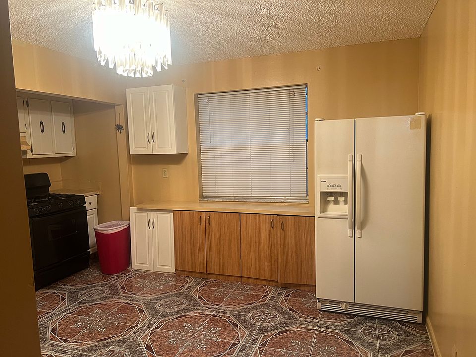 1st image of 4181 Centurian Cir