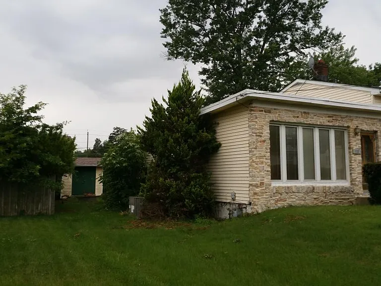113 Ava Ave — Photo 2