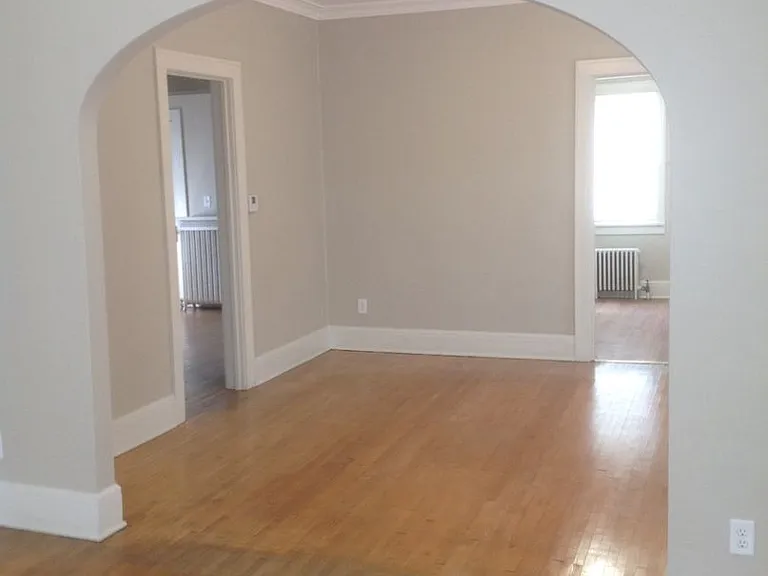 325 Litchfield Ave SE — Photo 1