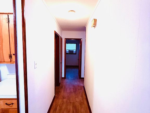 5th image of 710 W 9th St