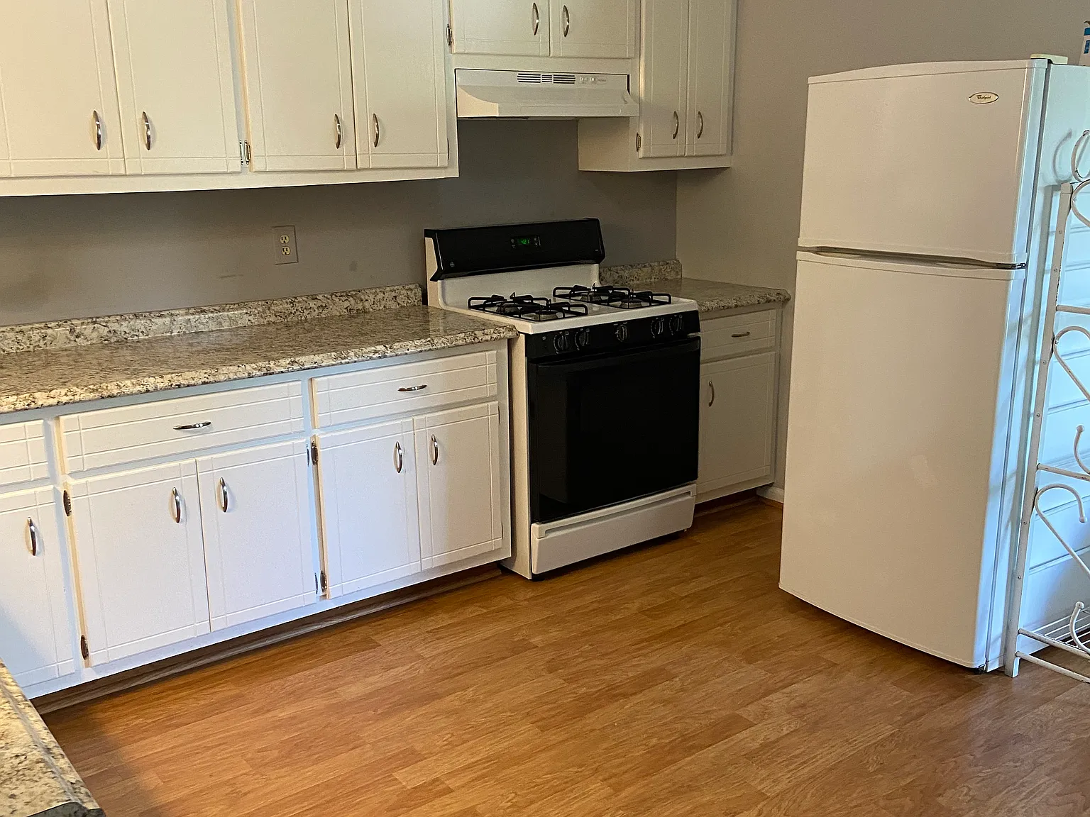 504 Mountain Park Rd — Photo 4