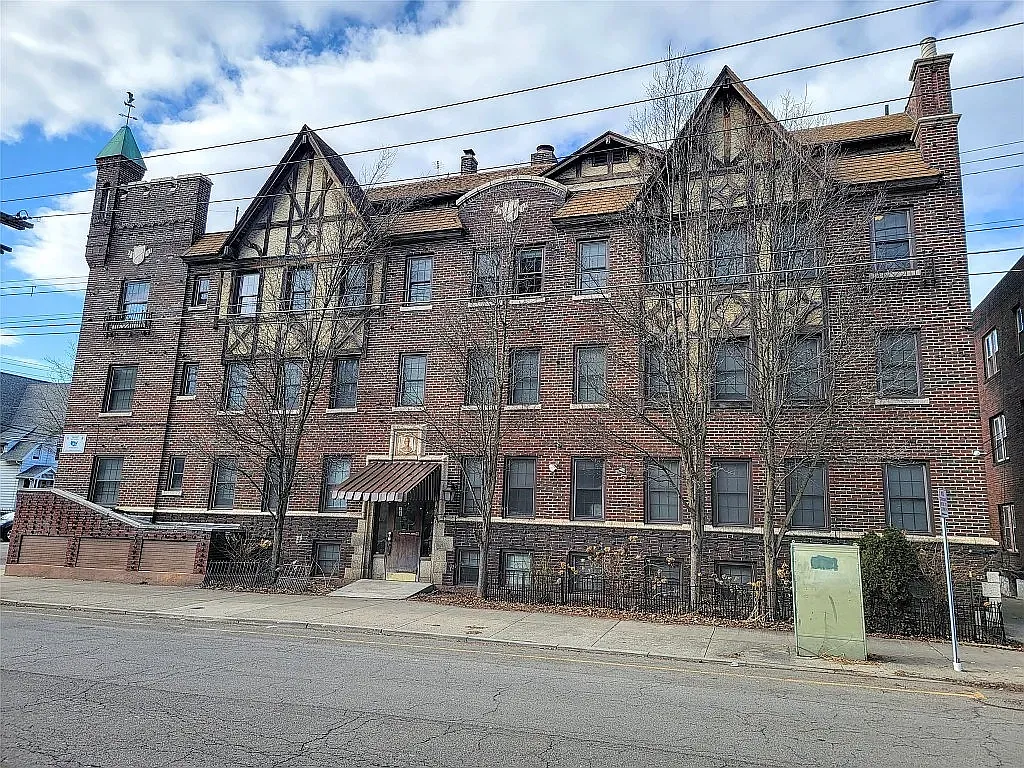 50 Main St — Photo 1