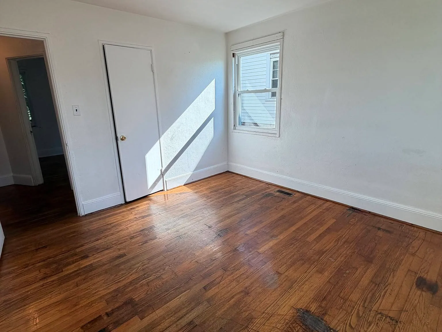 2 bed, 2128 sqft, $950 — Photo 3