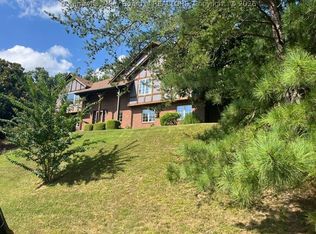 112 McDavid Ln, Charleston, WV 25311