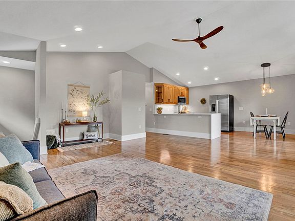 5th image of 715 Twilight Ct