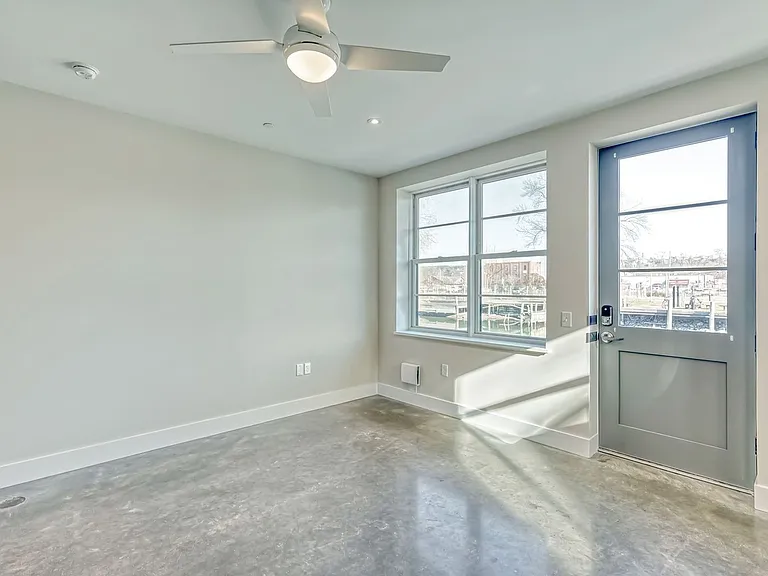 323 Taughannock Blvd — Photo 47