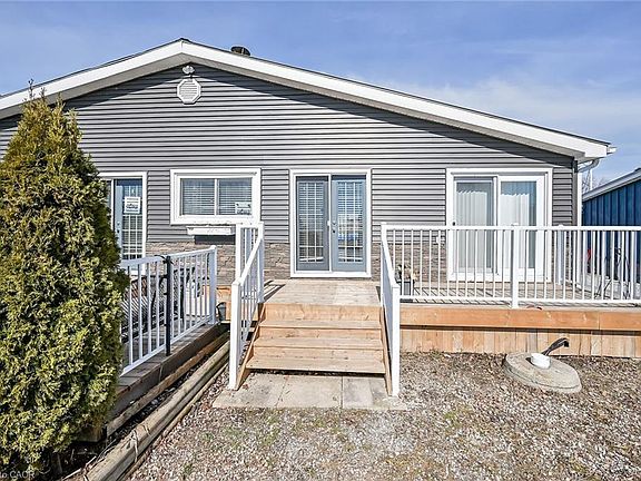 2nd image of 87 Lakeshore Rd