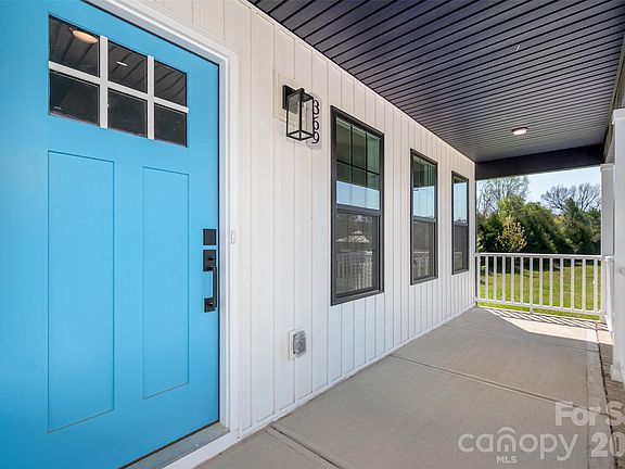 3rd image of 369 Georgia St SW