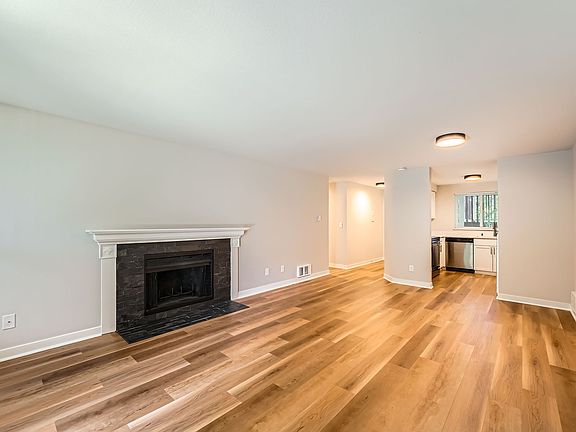 3rd image of 13842 NE 8th St #C203