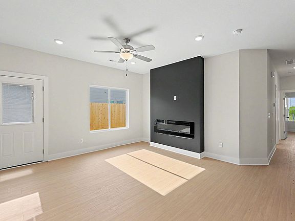 4th image of 12833 W Red Rock St