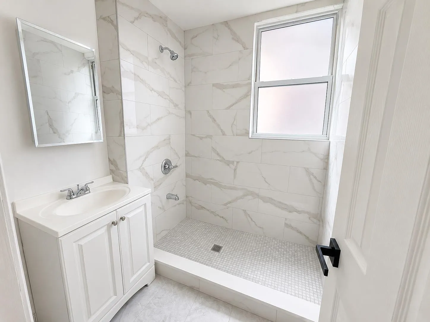 3 bed, 2.0 bath, 1200 sqft, $3,750 — Photo 4