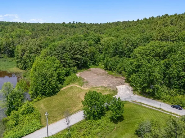 6 Eastern Avenue, Falmouth, ME 04105