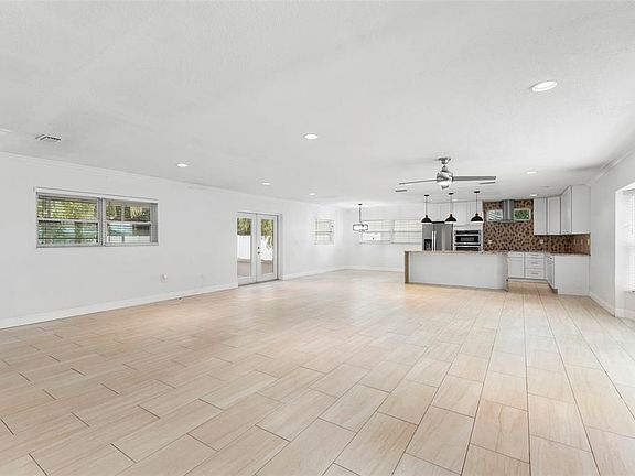 4th image of 125 CARLYLE DRIVE