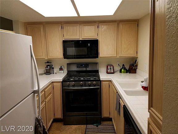 5th image of 1908 High Valley Ct Unit 203