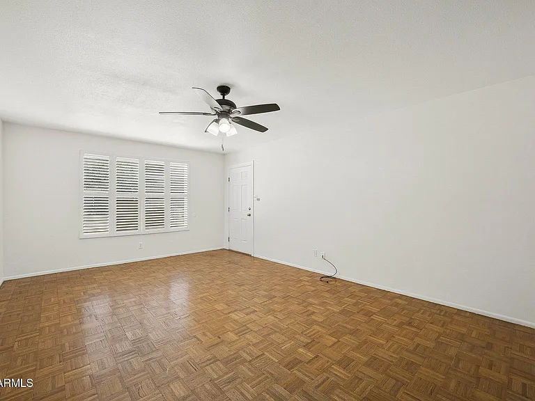 1137 E Bishop Dr — Photo 14