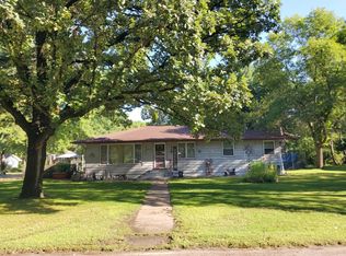 6096 Elm St, North Branch, MN 55056