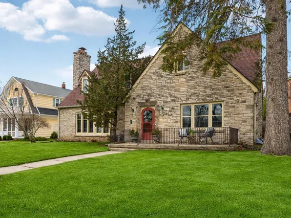 858 East Glen AVENUE, Whitefish Bay, WI 53217