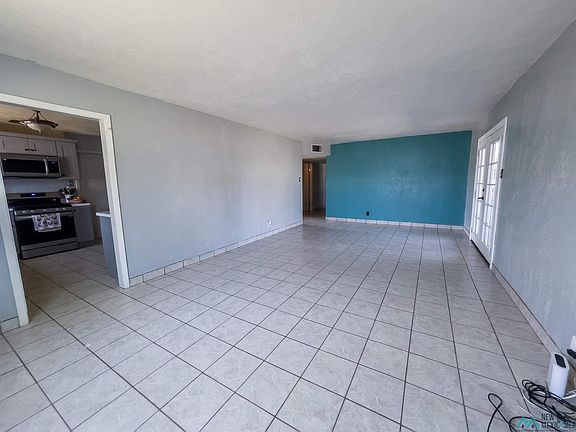 2nd image of 2713 N Northacres Dr