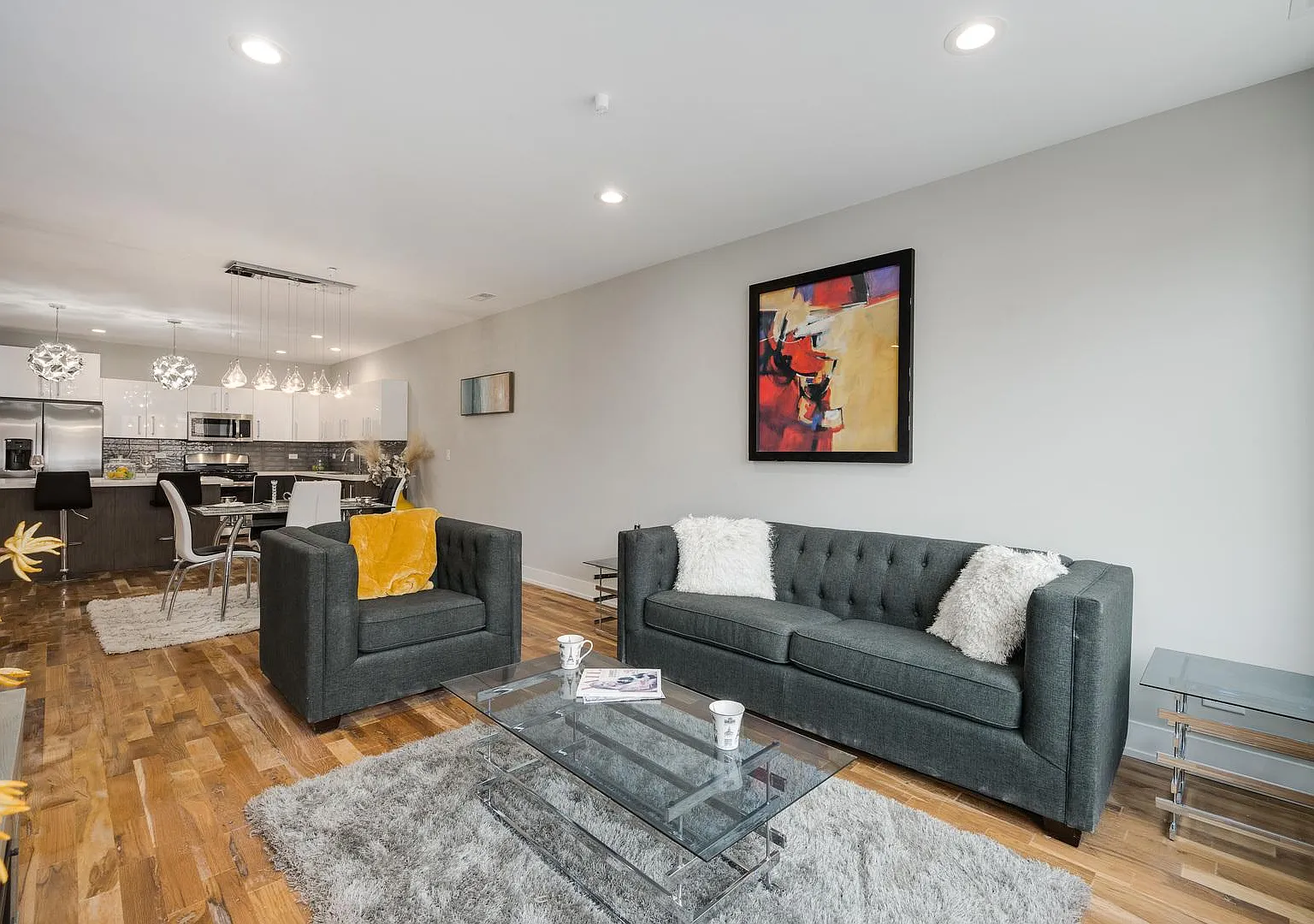 2 bed, 1250 sqft, $2,400 — Photo 4