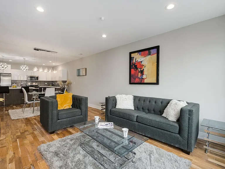 1300 Jefferson St #15 — Photo 4