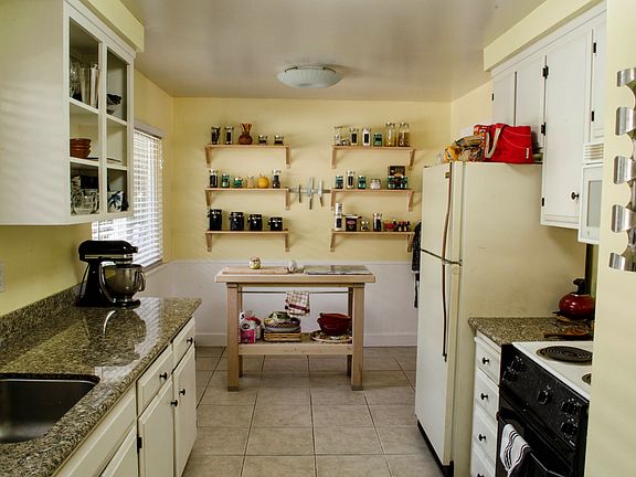 5th image of 1339 Essex Way