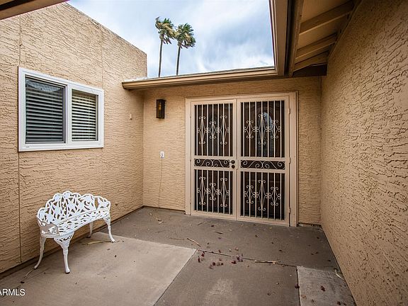 3rd image of 26613 S Howard Dr