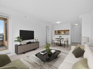 5288 Melbourne St #702, Vancouver, BC V5R6E6