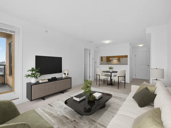 5288 Melbourne St #702, Vancouver, BC V5R 6E6